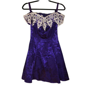 ROBERTA BRIDAL DEEP PURPLE WITH WHITE LACE ACCENT TRIM DRESS SIZE 3/4